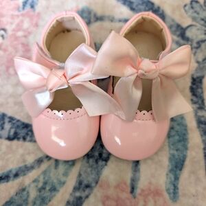 MG Baby Pink Patent Leather Shoes With Bow